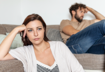 Od ljubavi do raskida: Unutrašnje putovanje žene kroz pet emocionalnih faza