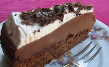 Savršeni čokoladni užitak: BROWNIE TORTICA za prave sladokusce!