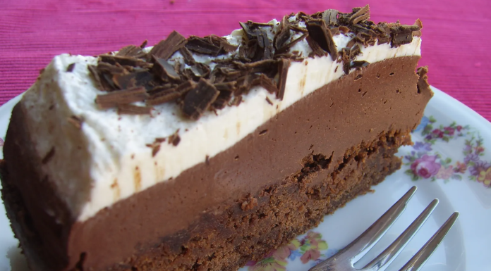 Savršeni čokoladni užitak: BROWNIE TORTICA za prave sladokusce!