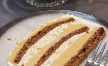 Domaća PLAZMA KARAMEL TORTA – Kremasta, mekana i savršeno slatka!
