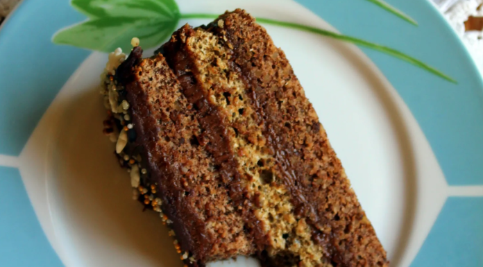 Savršena starinska torta od oraha za svaku posebnu priliku!