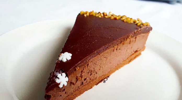 Savršen spoj čokolade i nugata: Napravite ovu tortu i ODUŠEVITE goste!