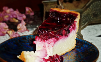 Lagano, svježe i neodoljivo: TORTA OD SIRA I VOĆA koja mami uzdahe!