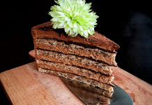 Hit među desertima – Kremasta MARS TORTA za prave sladokusce