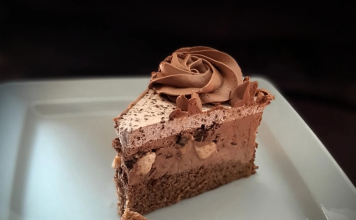 Slatko savršenstvo u tri sloja – Munchmallow torta koja se topi u ustima!