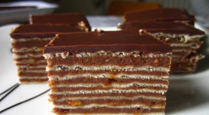 HIT među desertima! Neodoljiva čoko–oranž rozen torta