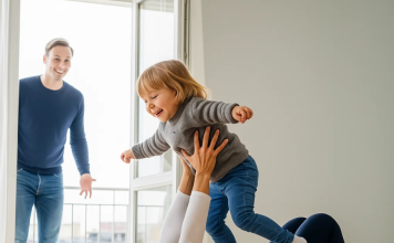 Lekari su digli ruke, ali jedna dadilja je verovala: Čudo koje je promenilo sudbinu devojčice