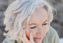 Sedeli su na ledenoj klupi, a onda sam saznala šta im je rođeni sin uradio