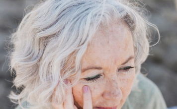 Sedeli su na ledenoj klupi, a onda sam saznala šta im je rođeni sin uradio