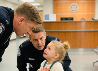 Devojčica došla u policiju da prizna „zločin“ – ono što je rekla rasplakalo je sve prisutne