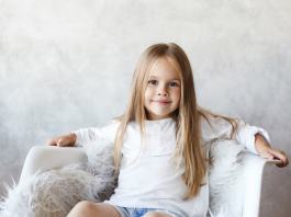 Devojčica izbačena iz automobila: trenutak koji je sve promenio