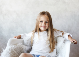 Devojčica izbačena iz automobila: trenutak koji je sve promenio