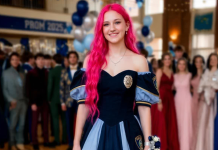 Sašila je haljinu od uniforme svog pokojnog oca — ono što se desilo na maturi rasplakalo je sve