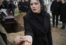 Na majčinoj sahrani otkrila sam šokantnu tajnu: kovčeg je bio prazan