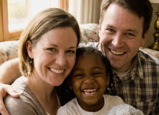 Usvojila sam devojčicu koja nije govorila – a šest meseci kasnije šokirala me istinom