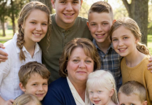 Moj muž je napustio mene i naših osmoro dece zbog mlađe žene – ali mesec dana kasnije u 2 ujutro stigla je poruka koja je pokazala da ga je karma sustigla