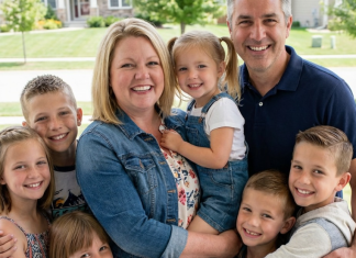 Ostavljena i ponižena: kako sam nastavila dalje sa šestoro dece