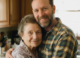 Sin je otišao, a snaja me je izbacila — ali njegova tajna je spasila moj život