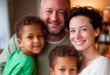 „Naterao me da usvojimo blizance — a onda sam saznala njegovu pravu nameru”