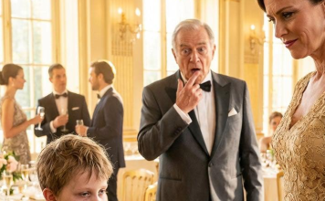 Naterala je unuka da služi goste – a onda je jedan čovek otkrio šokantnu istinu