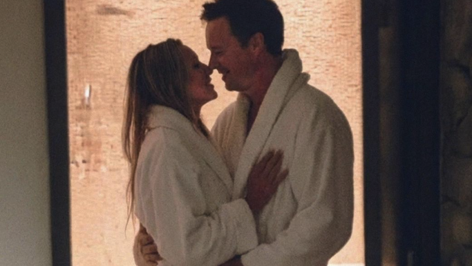 Otkrila sam da je moj muž tajno potrošio božićni novac na ljubavnicu – pa sam se pojavila tamo gdje me najmanje očekivao