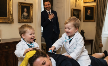 Milioni su potrošeni na liječenje blizanaca, ali nova dadilja je primijetila detalj koji su svi stručnjaci previdjeli