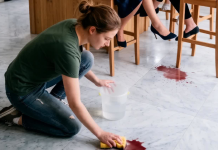 Vratio sam se kući ranije — ono što sam zatekao u kuhinji šokiralo me