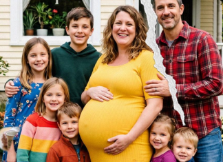 „Napustio je trudnu ženu i sedmoro dece zbog fitnes modela“