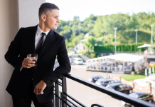 Bogataš je ignorisao dečaka… dok nije shvatio ko on zapravo jeste