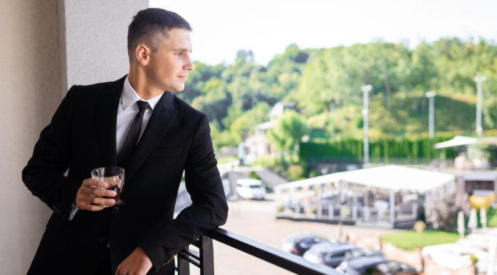 Bogataš je ignorisao dečaka… dok nije shvatio ko on zapravo jeste