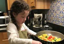 Djevojčica koja se bojala da neće biti voljena ako ne čisti i ne kuha