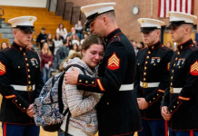 Moja ćerka je kažnjena jer je branila svog oca — a onda su marinci ušli u školu
