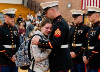 Moja ćerka je kažnjena jer je branila svog oca — a onda su marinci ušli u školu