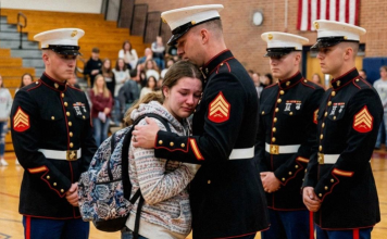 Moja ćerka je kažnjena jer je branila svog oca — a onda su marinci ušli u školu