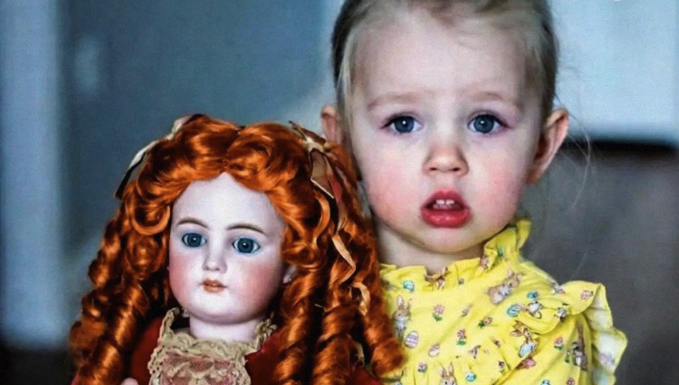 Neobična lutka sa buvljaka: Priča o gubitku, ljubavi i neočekivanoj vezi