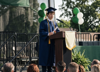 Prodala sam vjenčani prsten da sinu omogućim fakultet – na njegovoj promociji dobila sam pismo koje mi je promijenilo pogled na prošlost