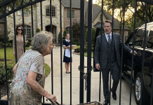 Čuo je glas žene pred kapijom svoje vile – a onda mu se čitav život srušio pred očima